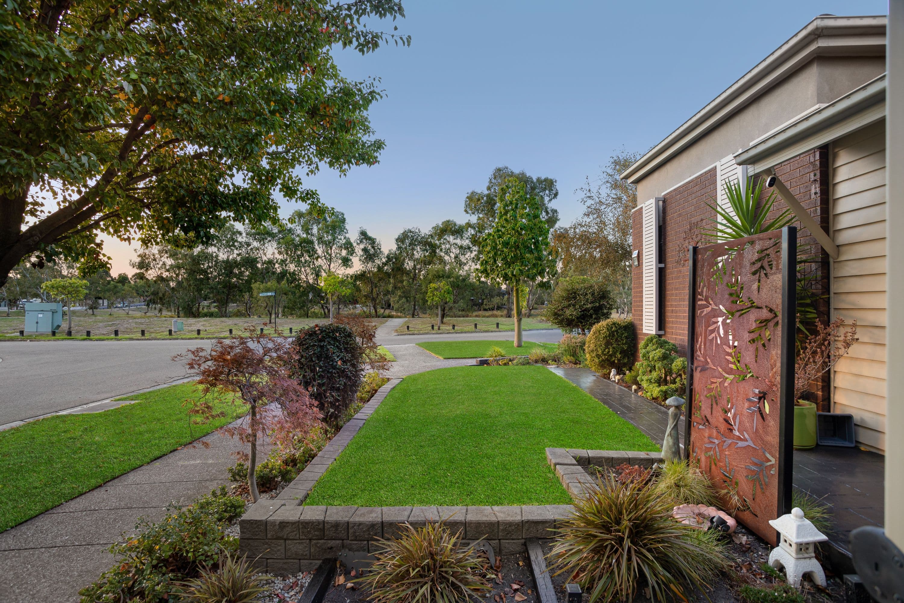 27 Viewgrand Boulevard, Epping VIC 3076, Epping - Thumbnail 3