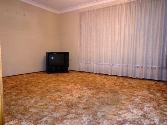 4 Melbourne Road, ST JOHNS PARK NSW 2176, St Johns Park - Thumbnail 5