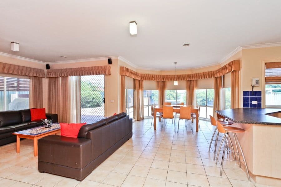 8 Balmoral Close, WYNDHAM VALE VIC 3024, Wyndham Vale - Thumbnail 5