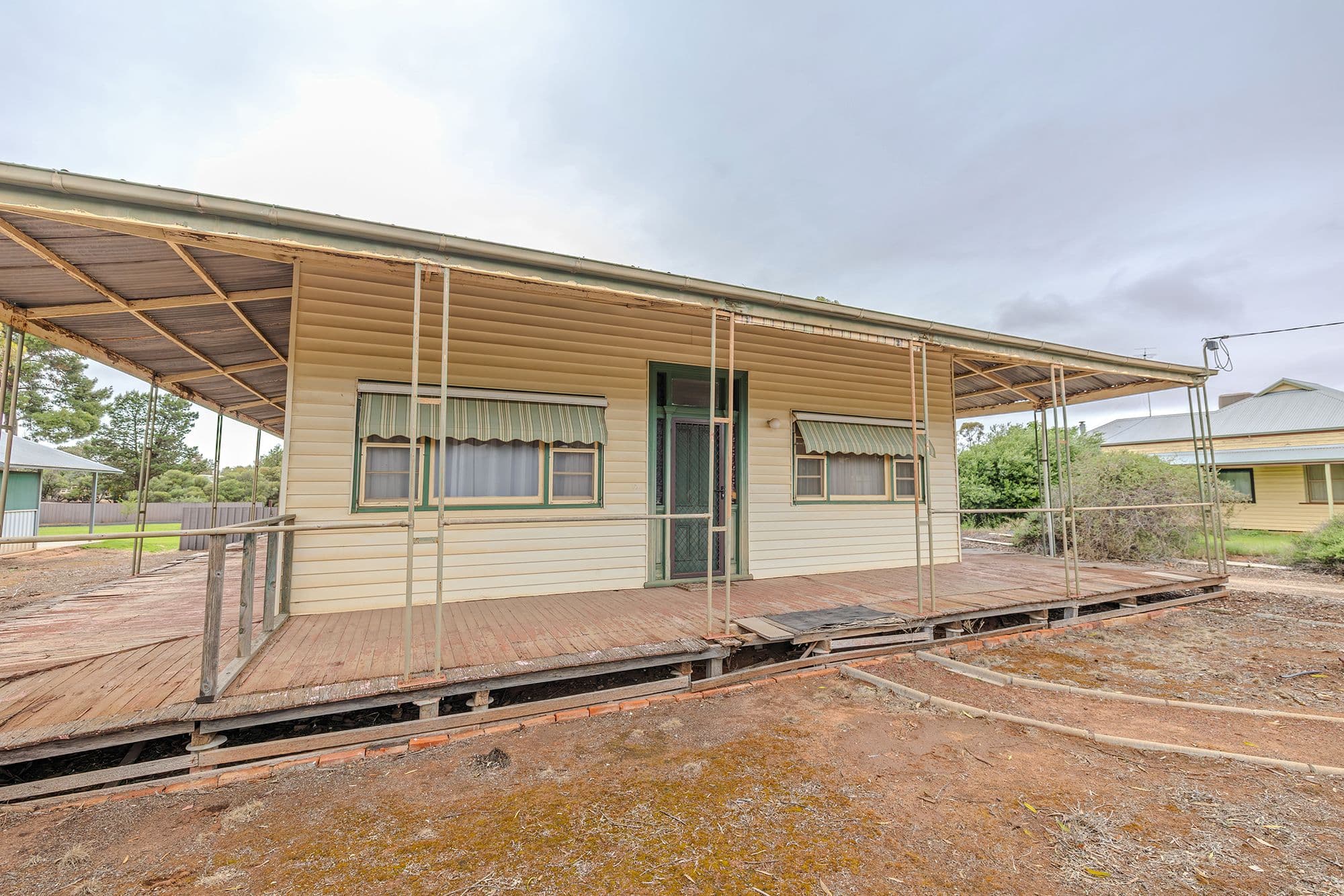 67 Farrell Street, Ouyen VIC 3490, Ouyen - Thumbnail 2