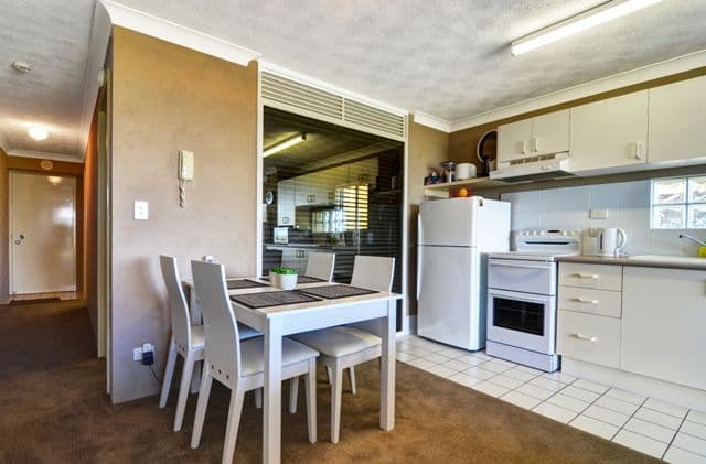  30 Marine Parade, SOUTHPORT QLD 4215, Southport - Thumbnail 5