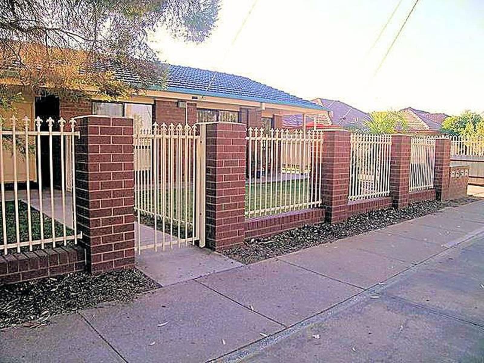 1/2,3&4,235 Deakin Avenue, Mildura - Image 1