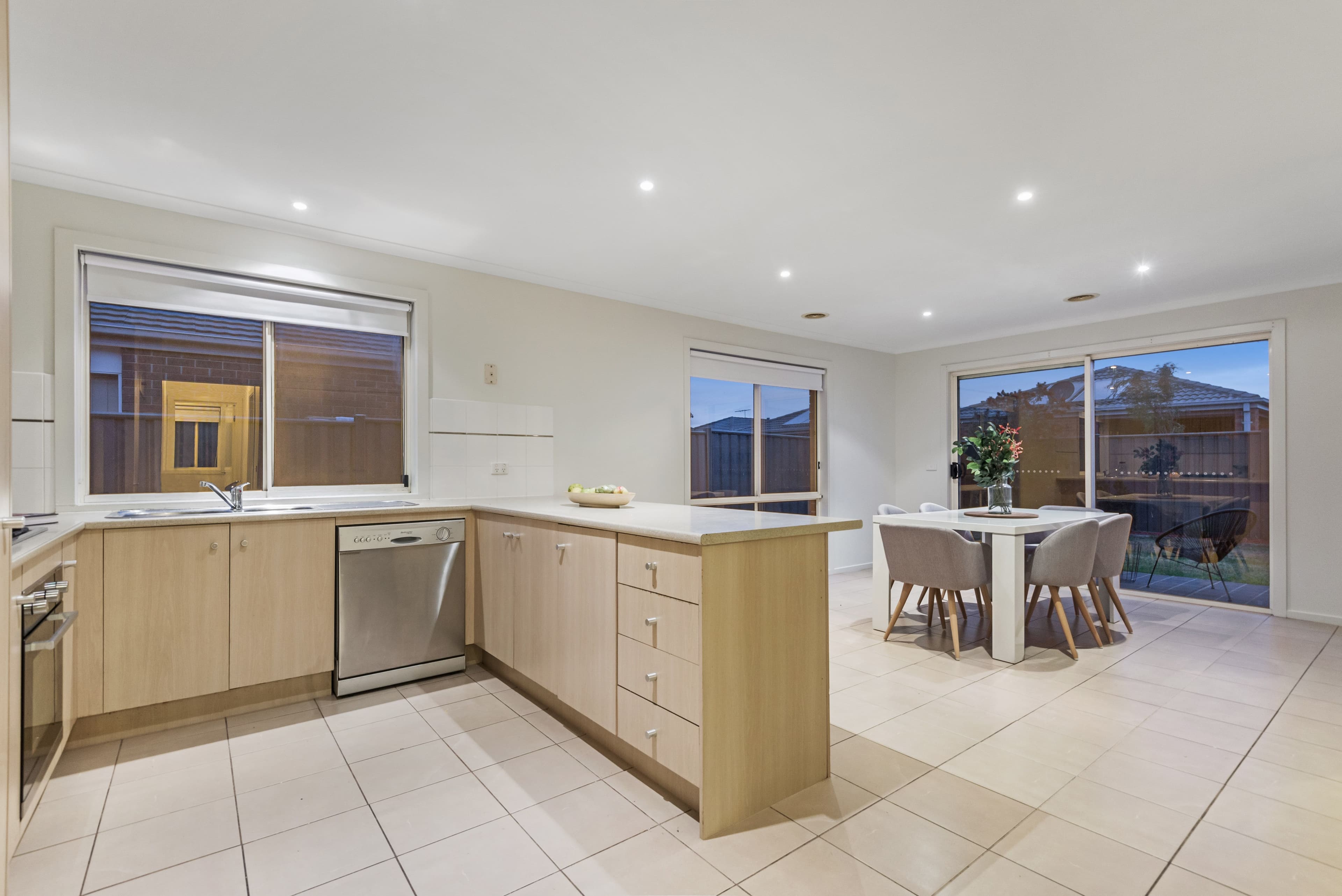 90 Hatchlands Drive, Deer Park VIC 3023, Deer Park - Thumbnail 6