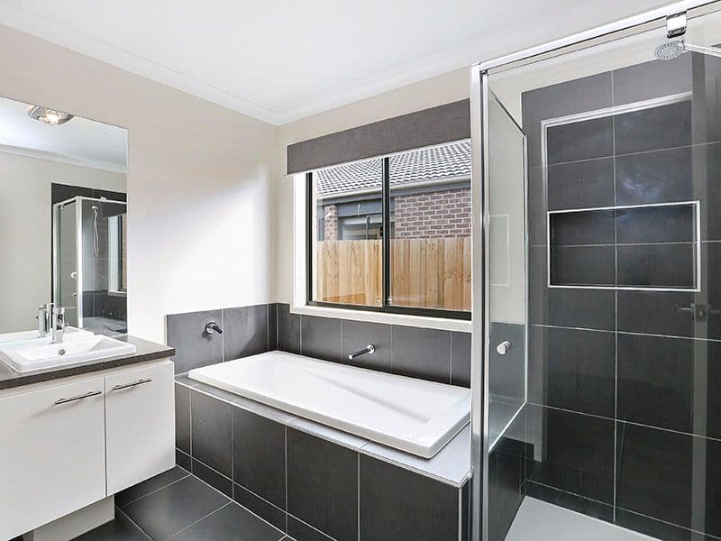 22 Whitfords Drive, Armstrong Creek VIC 3217, Armstrong Creek - Thumbnail 3