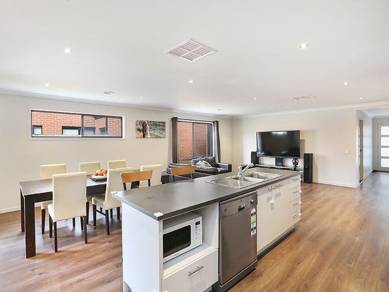 22 Whitfords Drive, Armstrong Creek VIC 3217, Armstrong Creek - Thumbnail 5