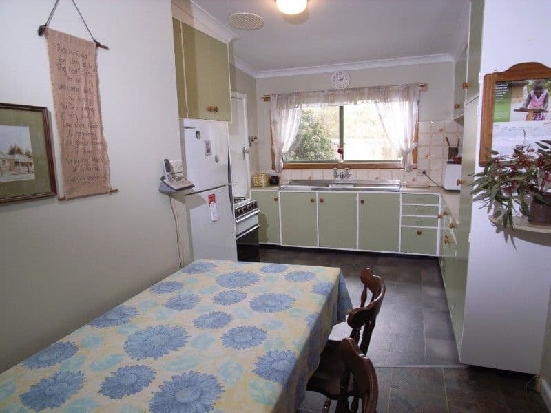 93 Ebbotts Road, SHEPPARTON EAST VIC 3631, Shepparton East - Thumbnail 3