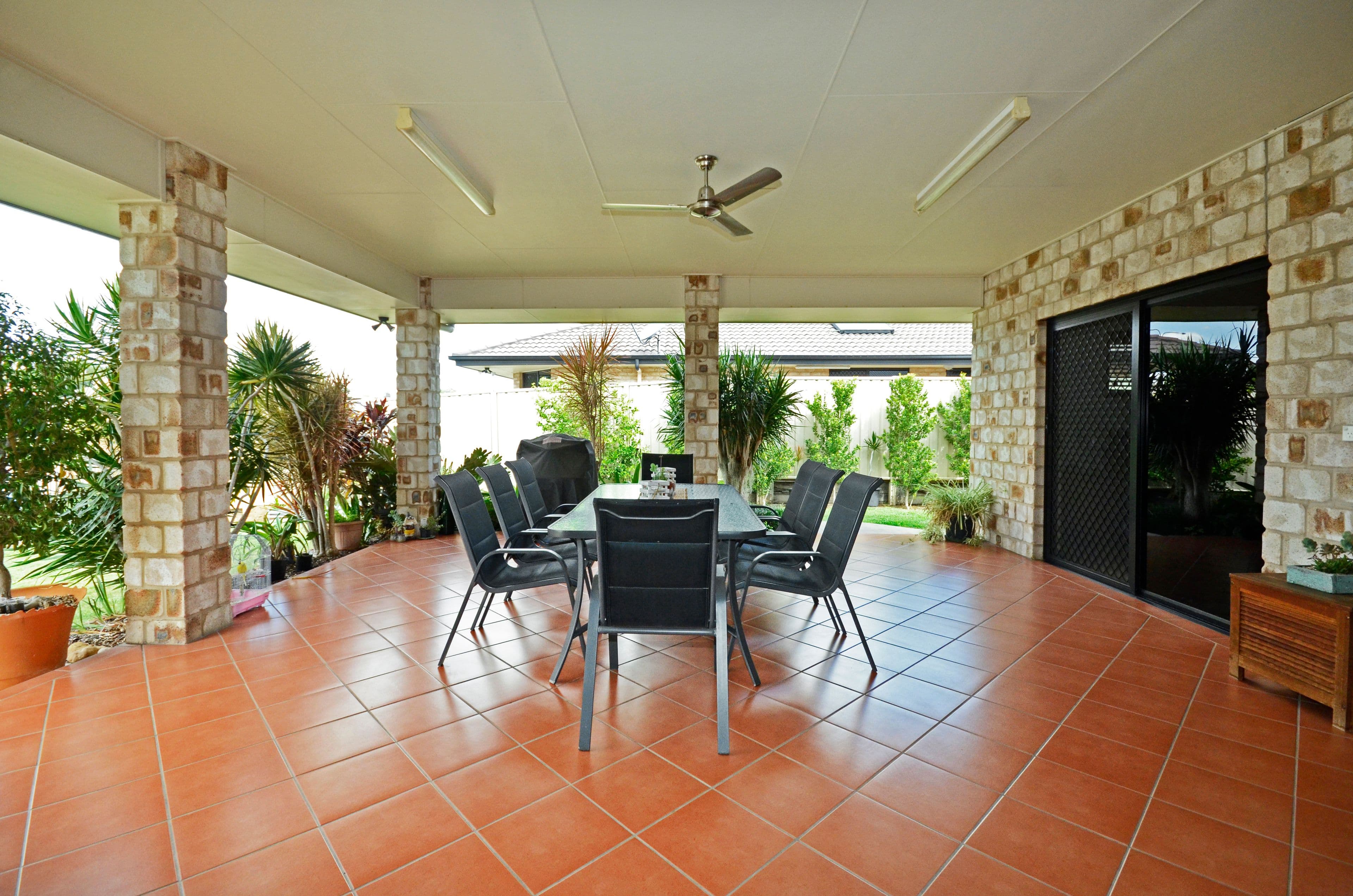 27 Paroz Crescent, Biloela QLD 4715, Biloela - Thumbnail 2
