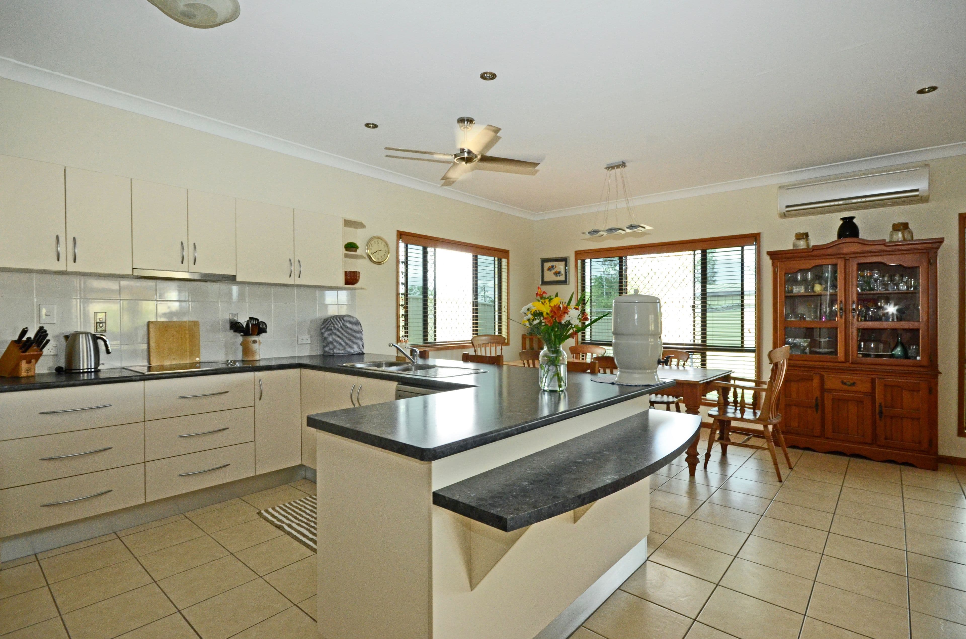 27 Paroz Crescent, Biloela QLD 4715, Biloela - Thumbnail 7