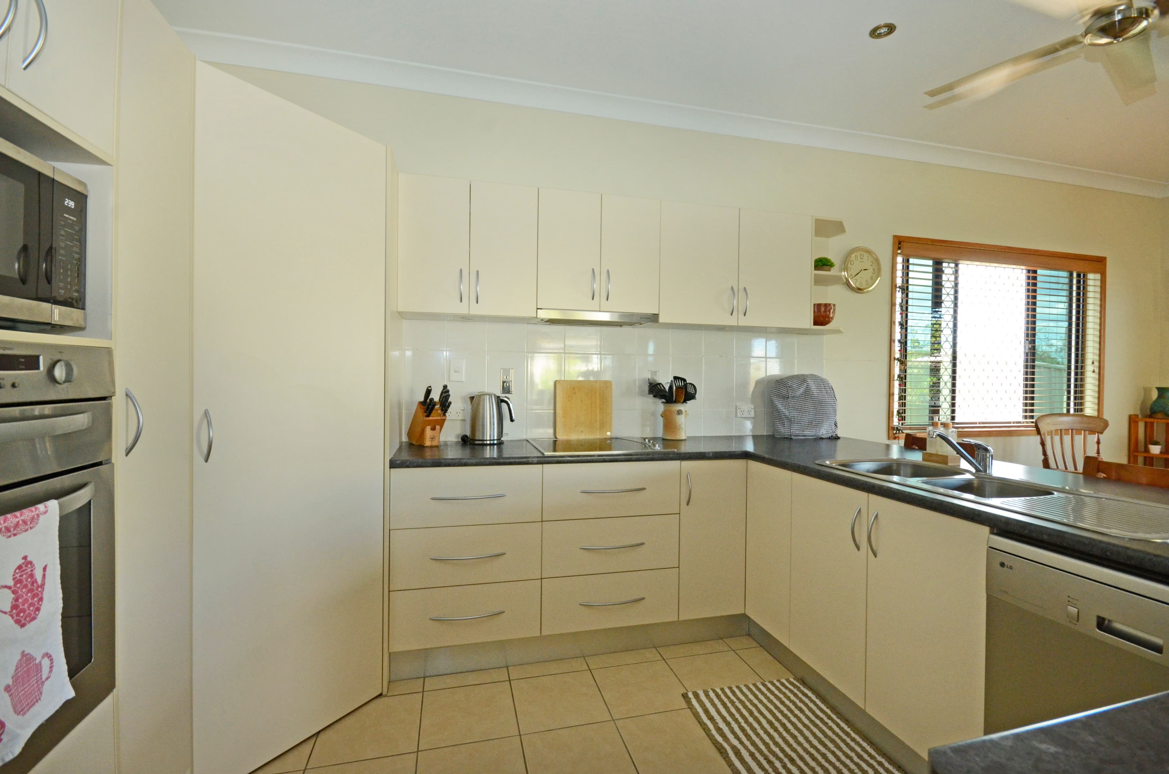 27 Paroz Crescent, Biloela QLD 4715, Biloela - Thumbnail 8