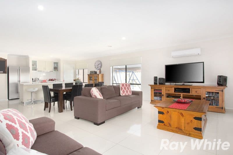 21 Edenbrook Circuit, Pakenham VIC 3810, Pakenham - Thumbnail 4