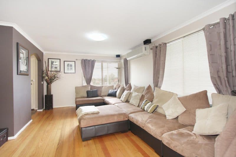 11 Whitehaven Crescent, NOBLE PARK NORTH VIC 3174, Noble Park North - Thumbnail 2