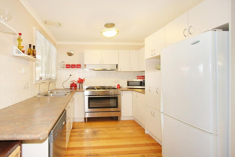 11 Whitehaven Crescent, NOBLE PARK NORTH VIC 3174, Noble Park North - Thumbnail 5