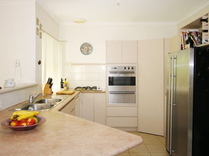 33 Alderhurst Crescent, BAYSWATER WA 6053, Bayswater - Thumbnail 5