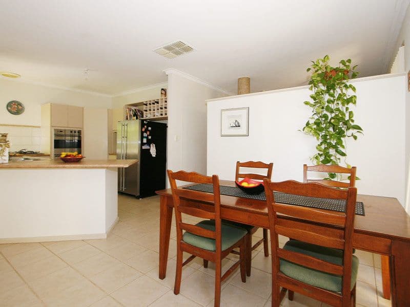 33 Alderhurst Crescent, BAYSWATER WA 6053, Bayswater - Thumbnail 8