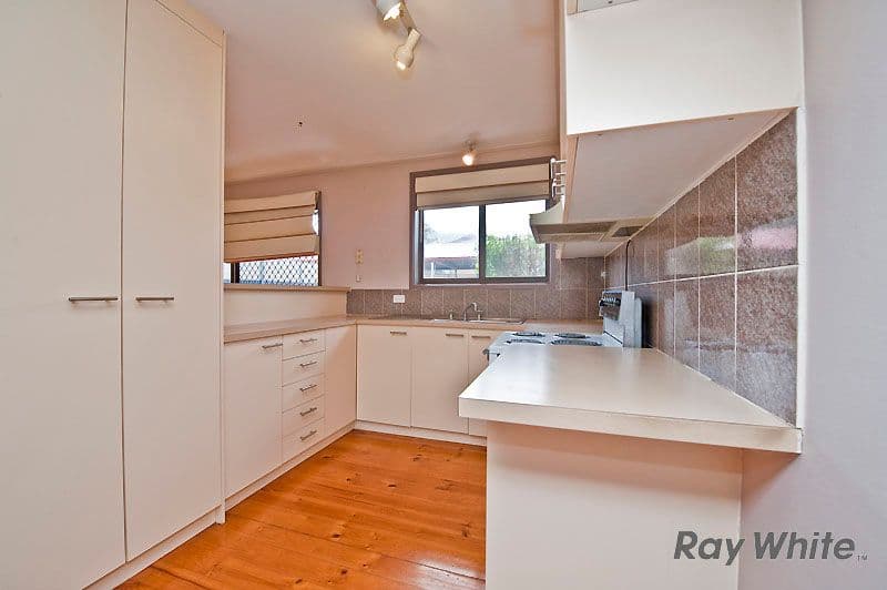 8 Hallett Place, KAMBAH ACT 2902, Kambah - Thumbnail 4
