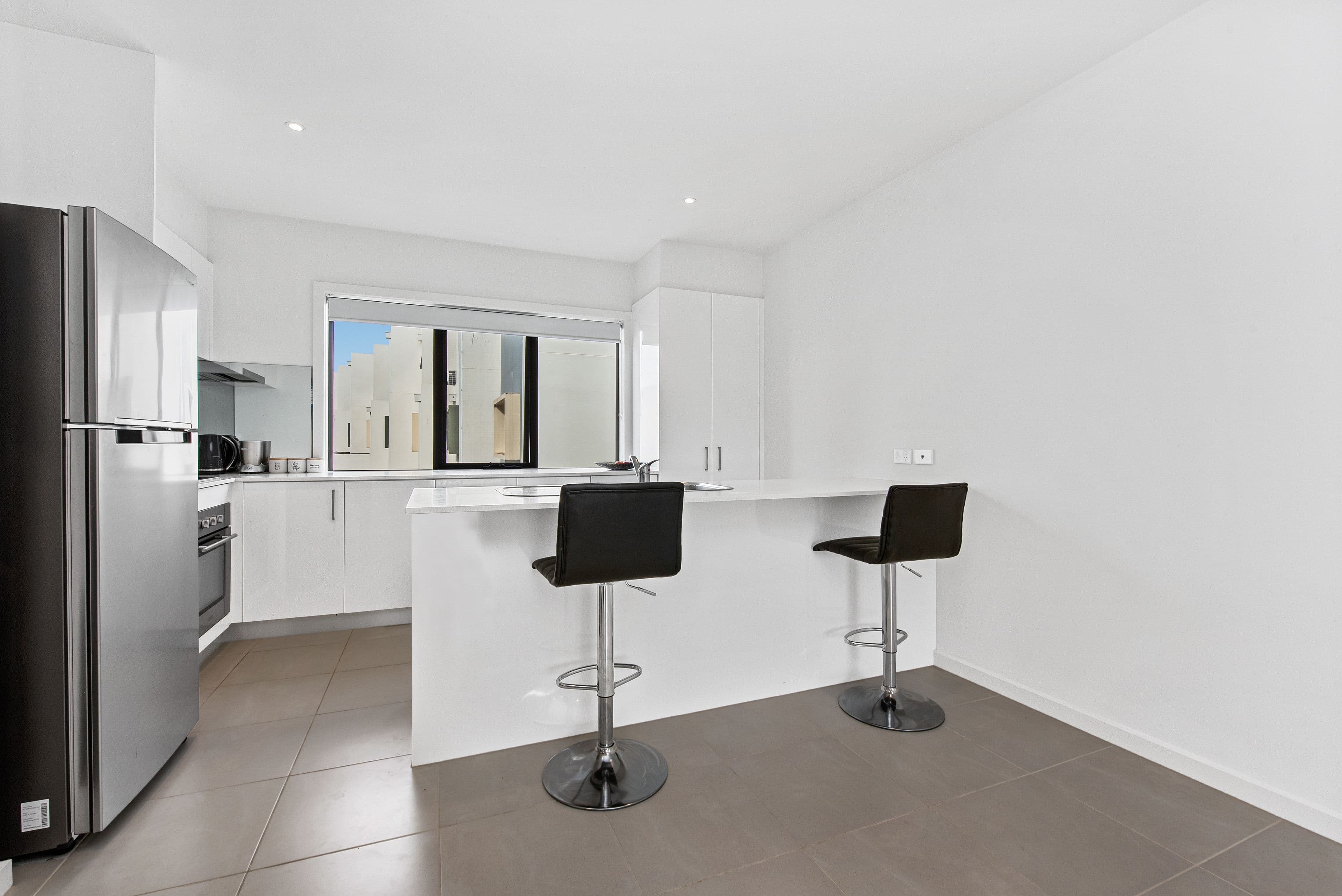 17 Edgeware Close, Pakenham VIC 3810, Pakenham - Thumbnail 3