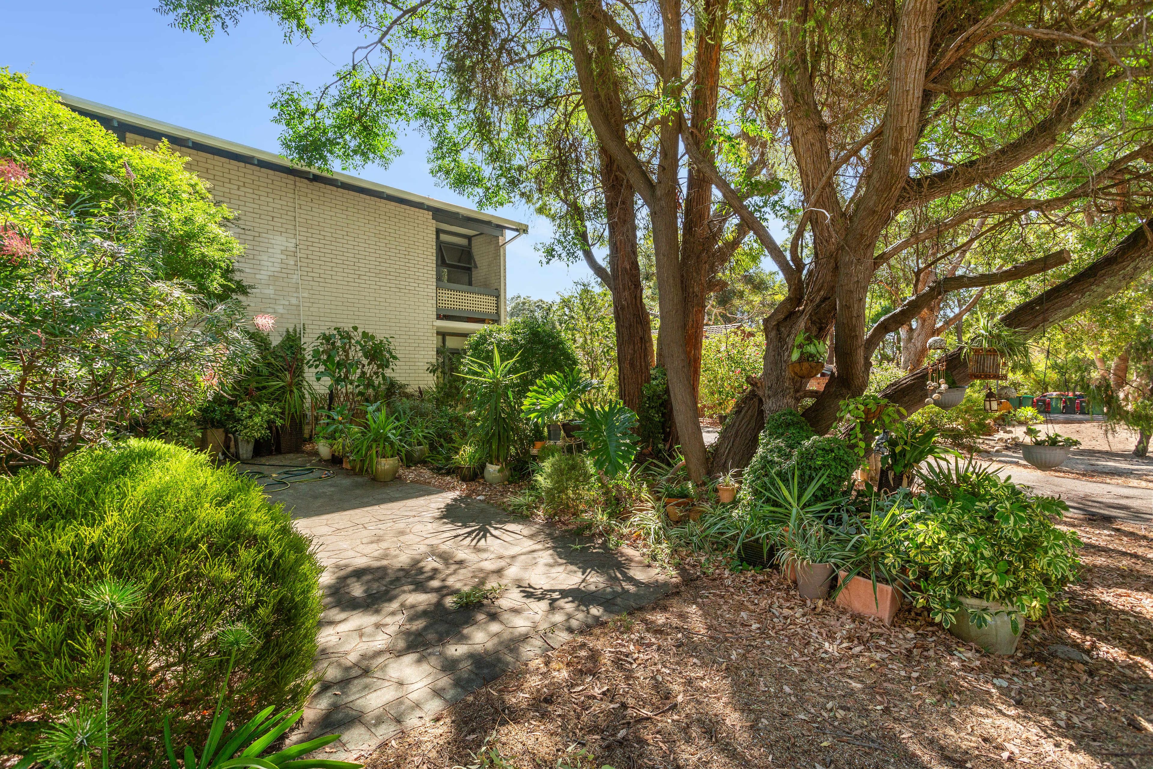 27 Byron Road, Kalamunda WA 6076, Kalamunda - Thumbnail 2