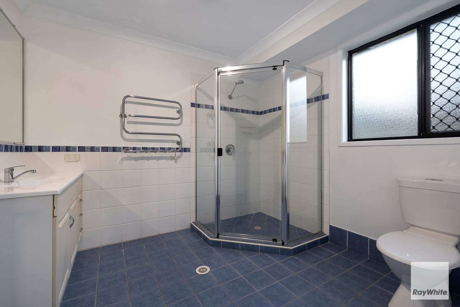 3 Turquoise Street, Redland Bay QLD 4165, Redland Bay - Thumbnail 4