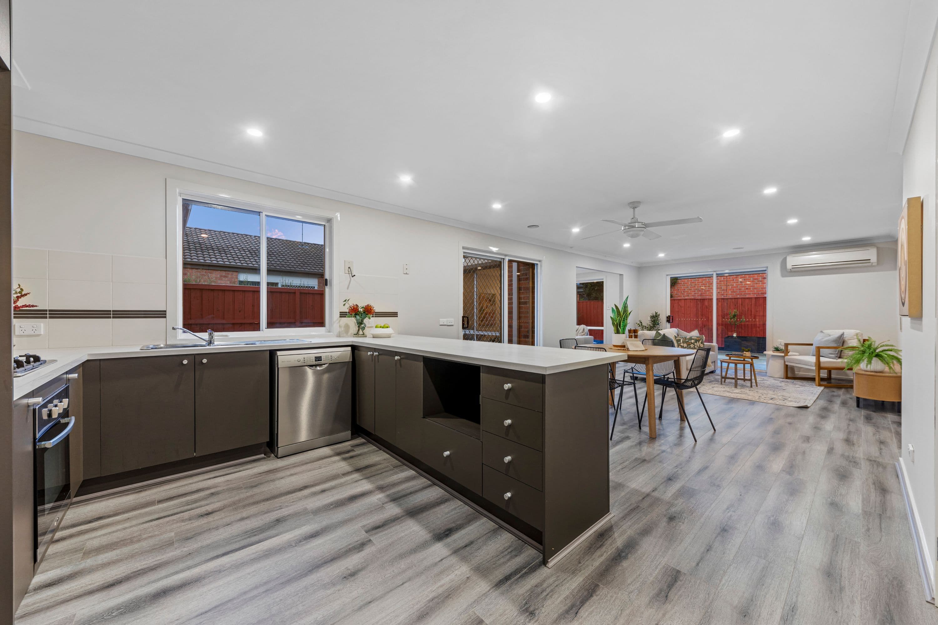 8 Algerd Way, Pakenham VIC 3810, Pakenham - Thumbnail 2