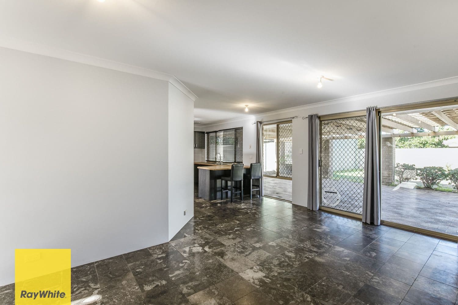 20 Dampier Loop, Mirrabooka WA 6061, Mirrabooka - Thumbnail 7