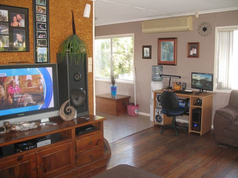9 Shelley Street, STRATHPINE QLD 4500, Strathpine - Thumbnail 4
