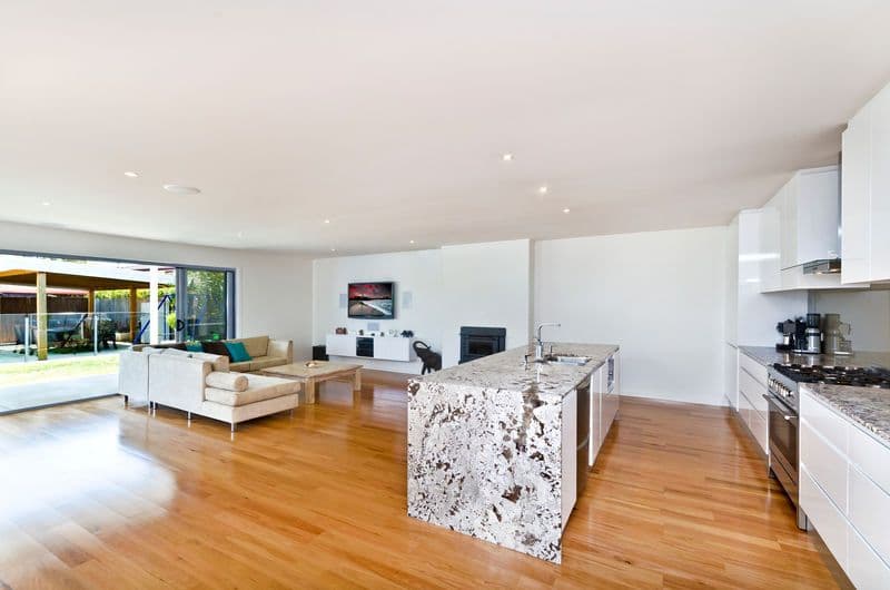 6 Tatha Avenue, PALM BEACH QLD 4221, Palm Beach - Thumbnail 5