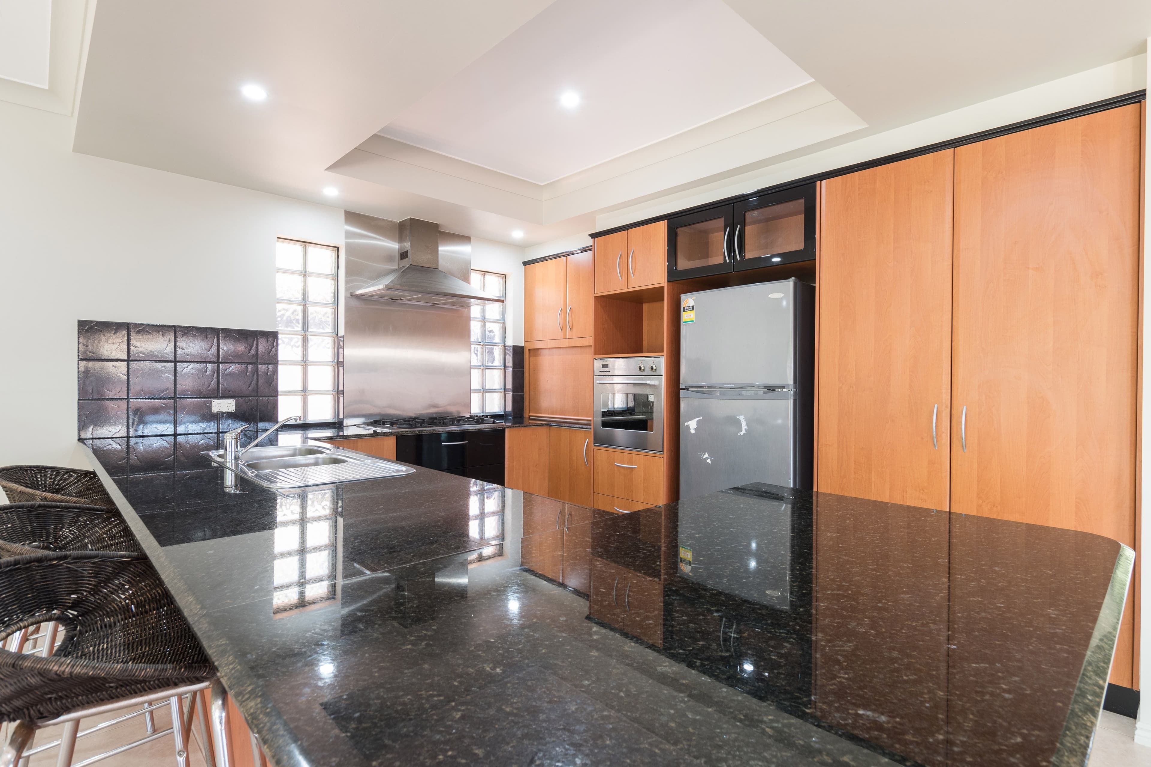 2 Joel Court, Helensvale QLD 4212, Helensvale - Thumbnail 2