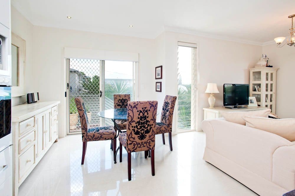 1 Miriam St (Cnr Pickthorne St), HOLLAND PARK WEST QLD 4121, Holland Park West - Thumbnail 3