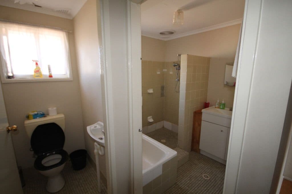 72 Oliveri Crescent, Green Valley - Thumbnail 2