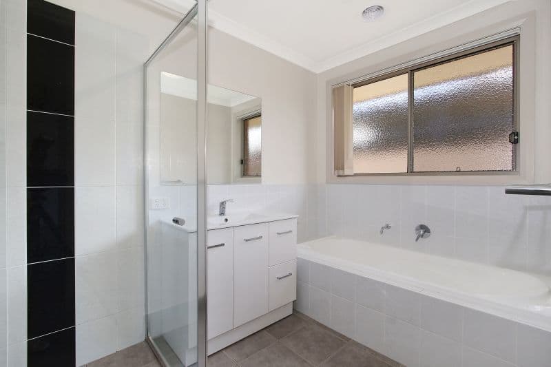 4 Britton Court, Jindera - Thumbnail 8