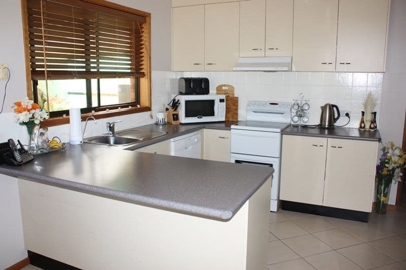 20 Shiraz Crescent, COROWA NSW 2646, Corowa - Thumbnail 2