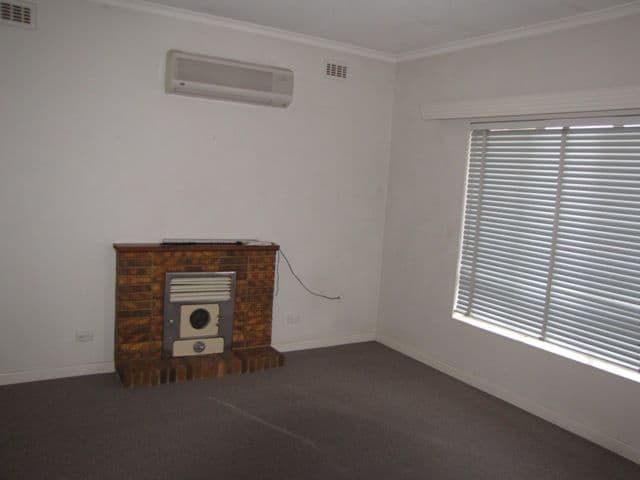 2 Acacia Avenue, LOXTON SA 5333, Loxton - Thumbnail 2