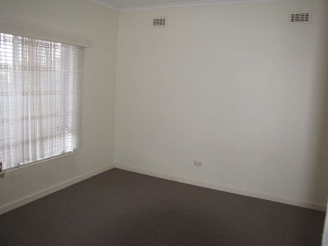 2 Acacia Avenue, LOXTON SA 5333, Loxton - Thumbnail 5
