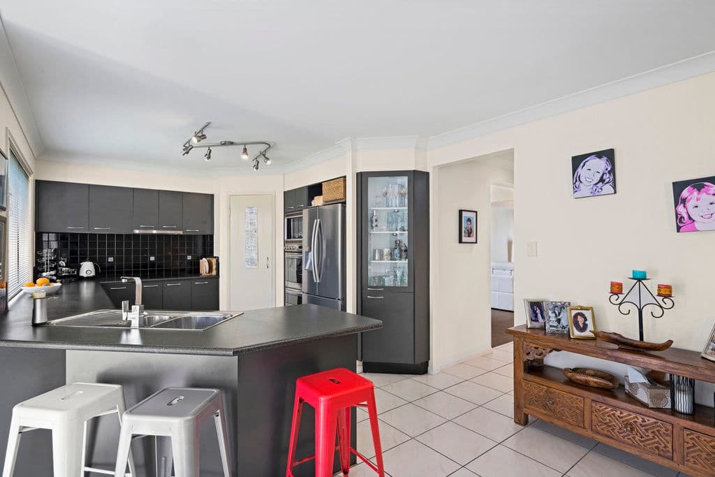100 Silver Glade Drive, Elanora QLD 4221, Elanora - Thumbnail 6