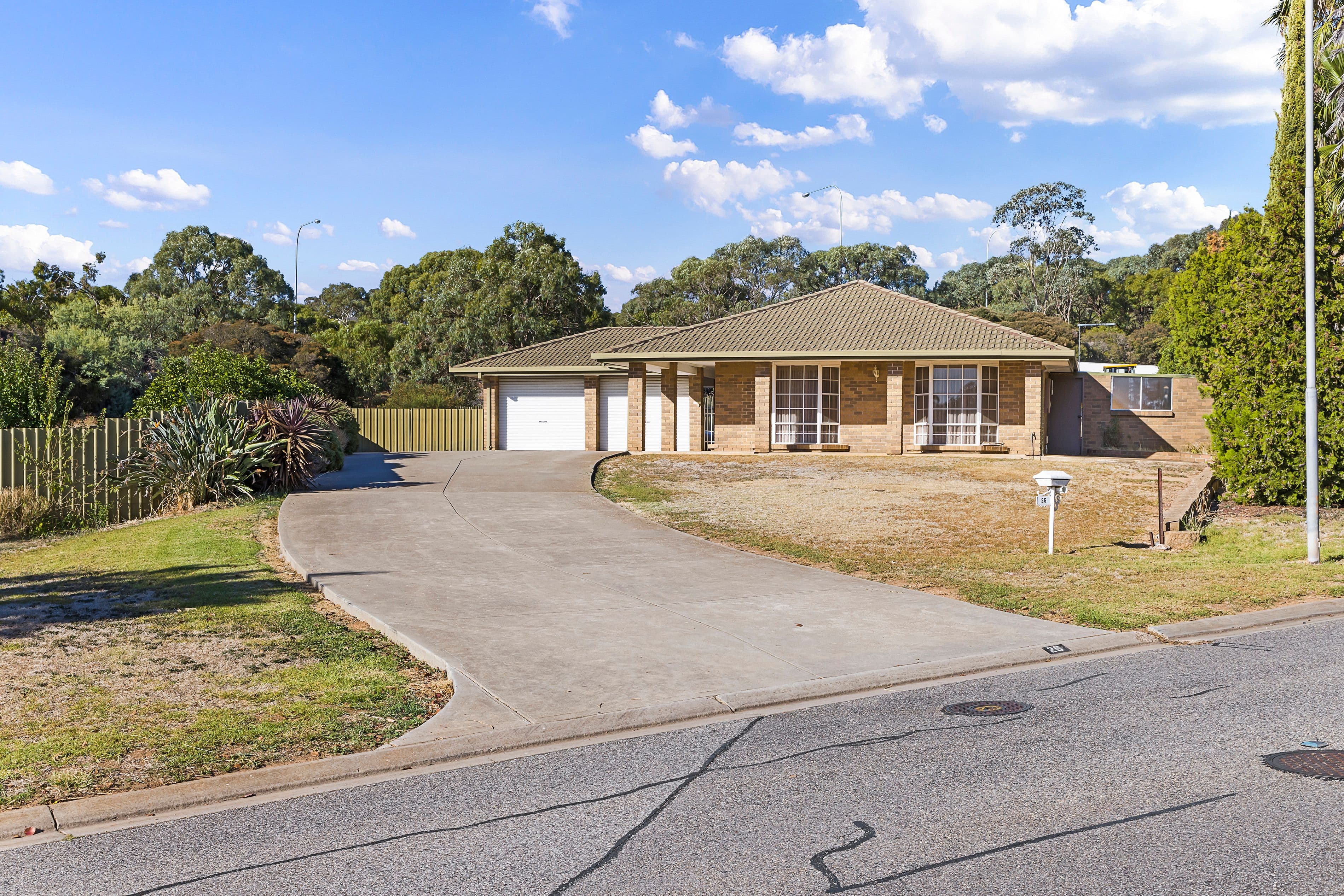 26 Kara Crescent, Gulfview Heights SA 5096, Gulfview Heights - Thumbnail 2