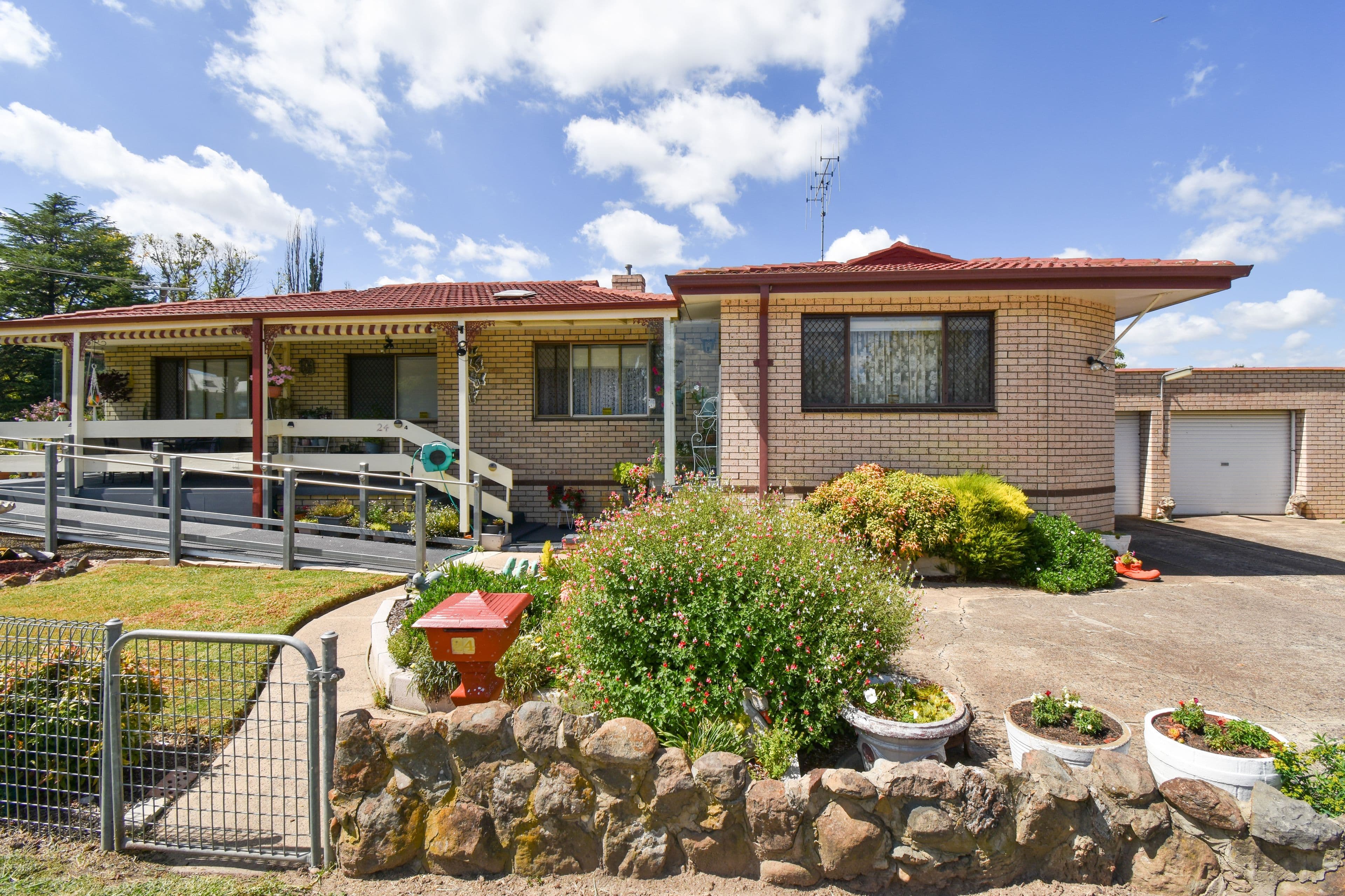 24 Kefford Street, Bathurst NSW 2795, Bathurst - Image 1