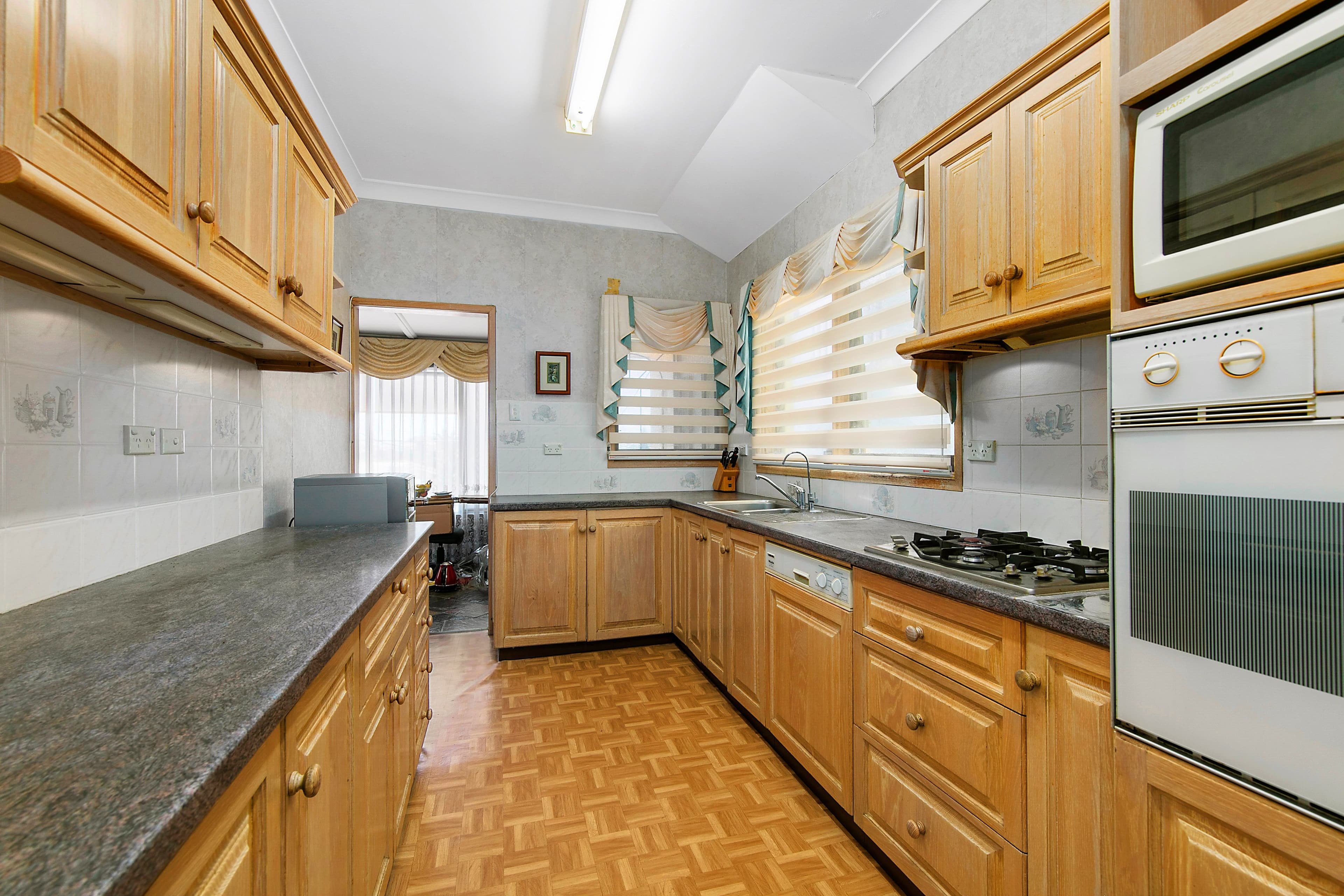98 Pitt Road, North Curl Curl - Thumbnail 5