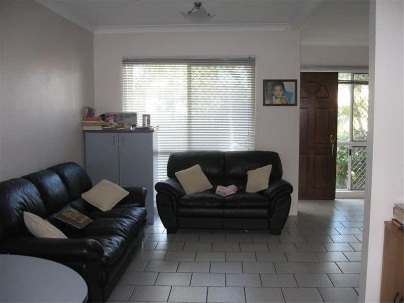 20 Cheyne Street, PIMLICO QLD 4812, Pimlico - Thumbnail 3