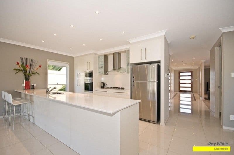 21 Travorten Drive, BRIDGEMAN DOWNS QLD 4035, Bridgeman Downs - Thumbnail 4