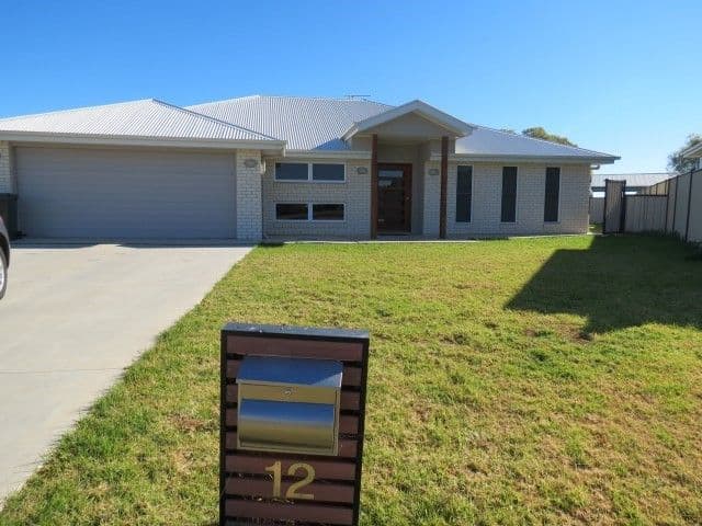 12 Lockyer Crescent, Roma QLD 4455, Roma - Thumbnail 7