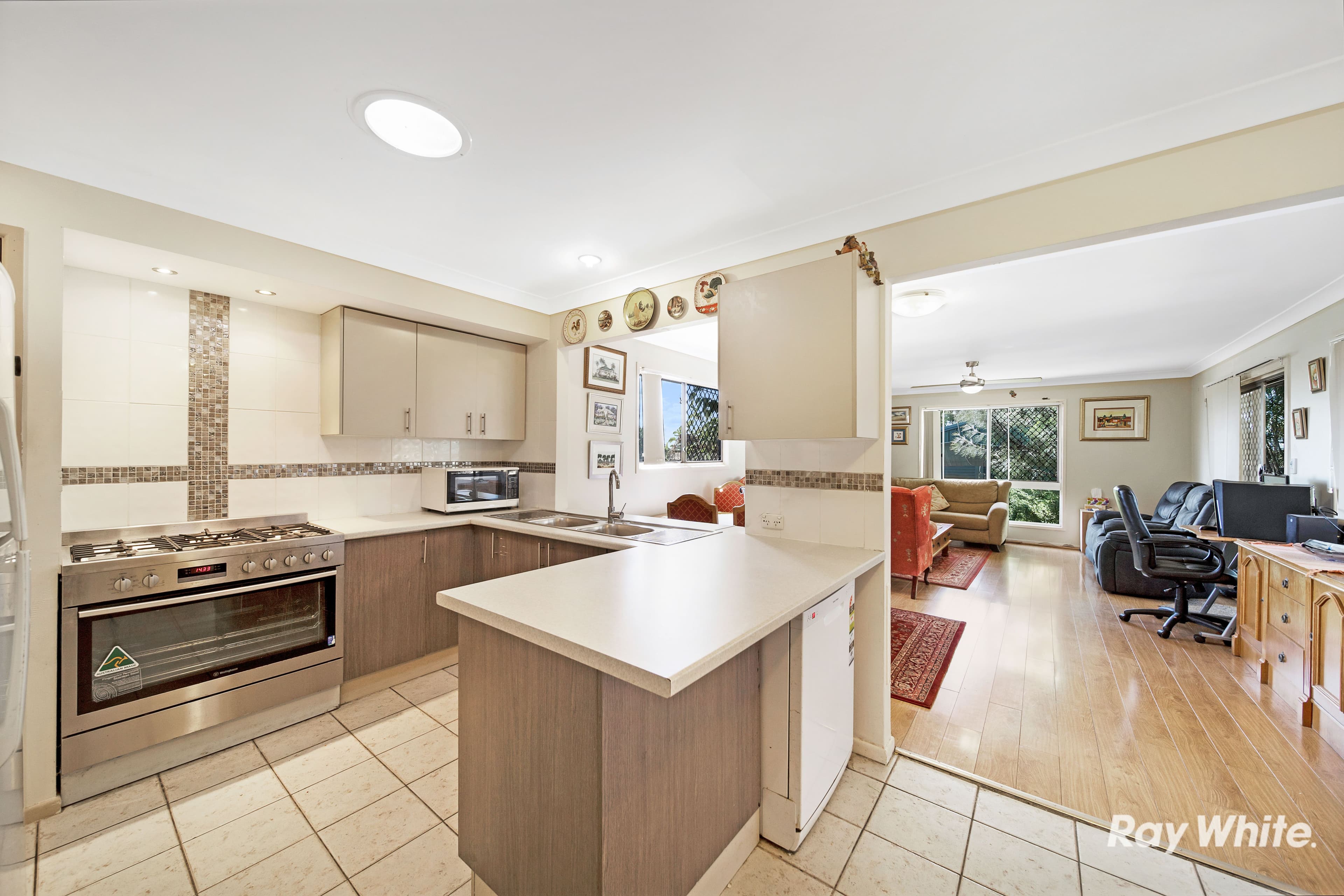22 Devine Street, Marsden QLD 4132, Marsden - Thumbnail 2