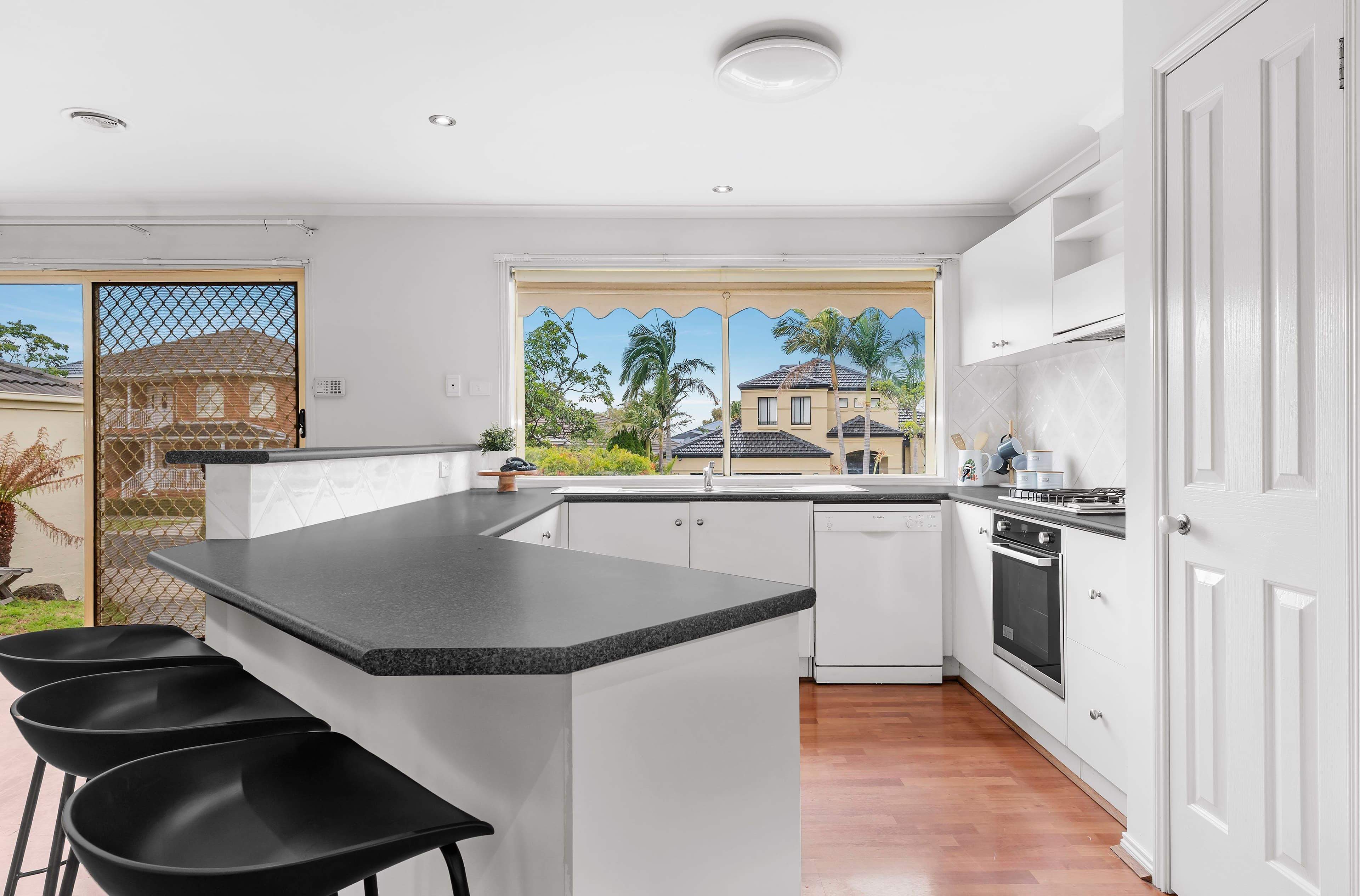 6 Emily Place, Mill Park VIC 3082, Mill Park - Thumbnail 3