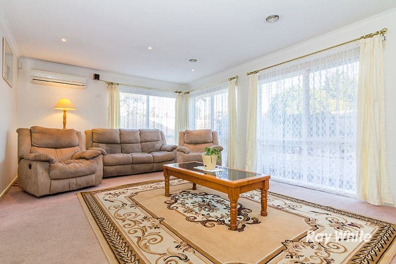 6 Hoysted Avenue, Cranbourne North VIC 3977, Cranbourne North - Thumbnail 4