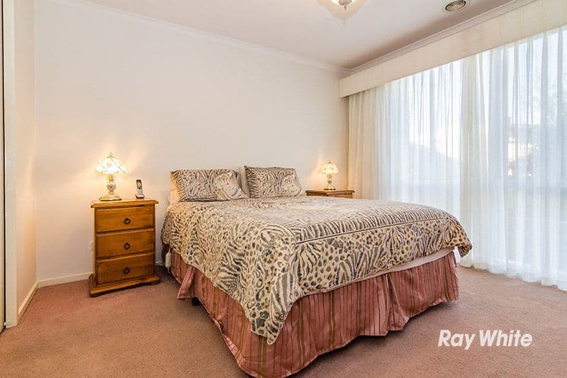 6 Hoysted Avenue, Cranbourne North VIC 3977, Cranbourne North - Thumbnail 5