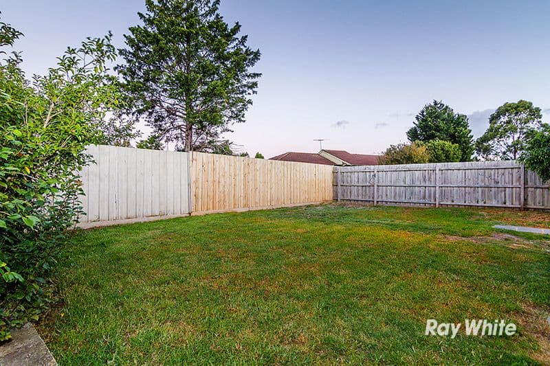 6 Hoysted Avenue, Cranbourne North VIC 3977, Cranbourne North - Thumbnail 8