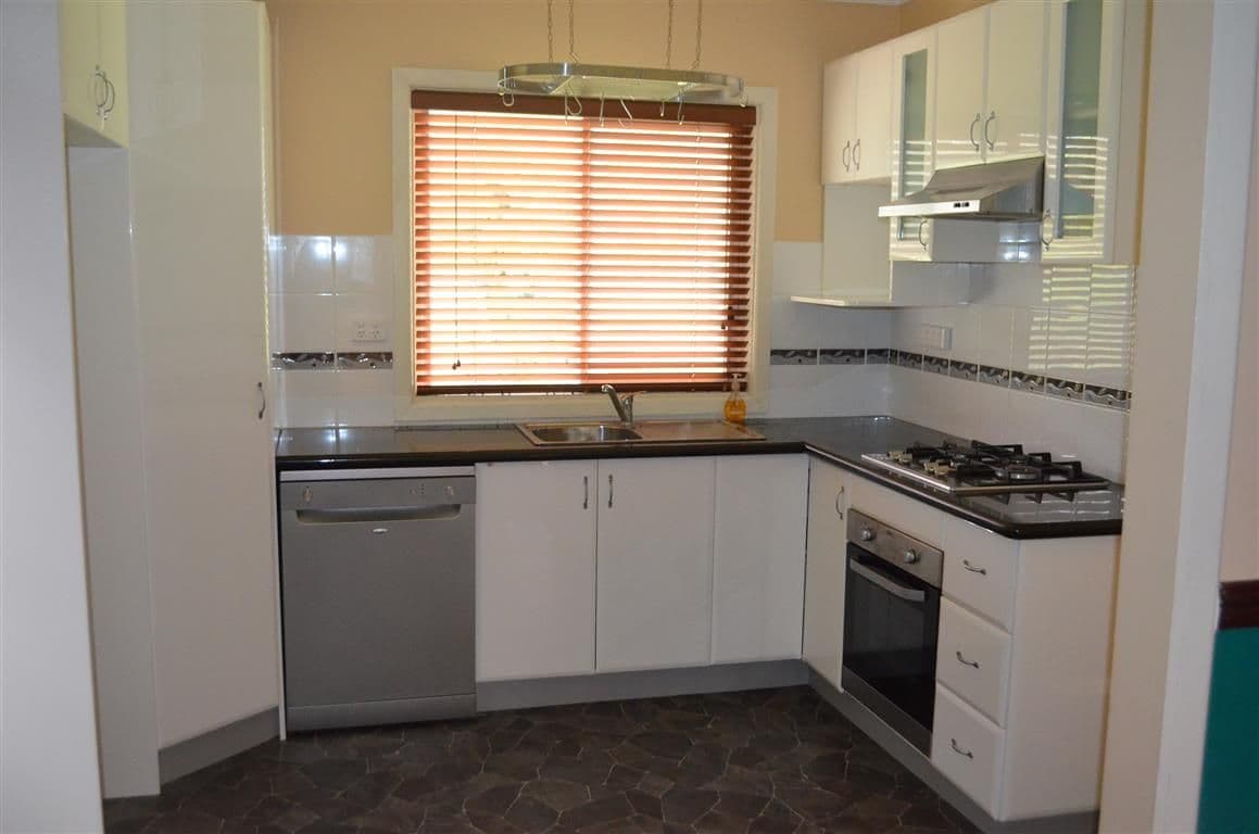 21 Lockhart Street, Adelong - Thumbnail 2