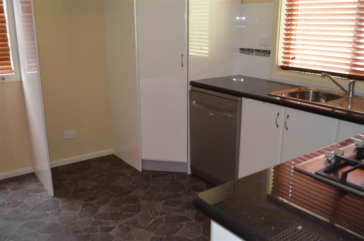 21 Lockhart Street, Adelong - Thumbnail 6