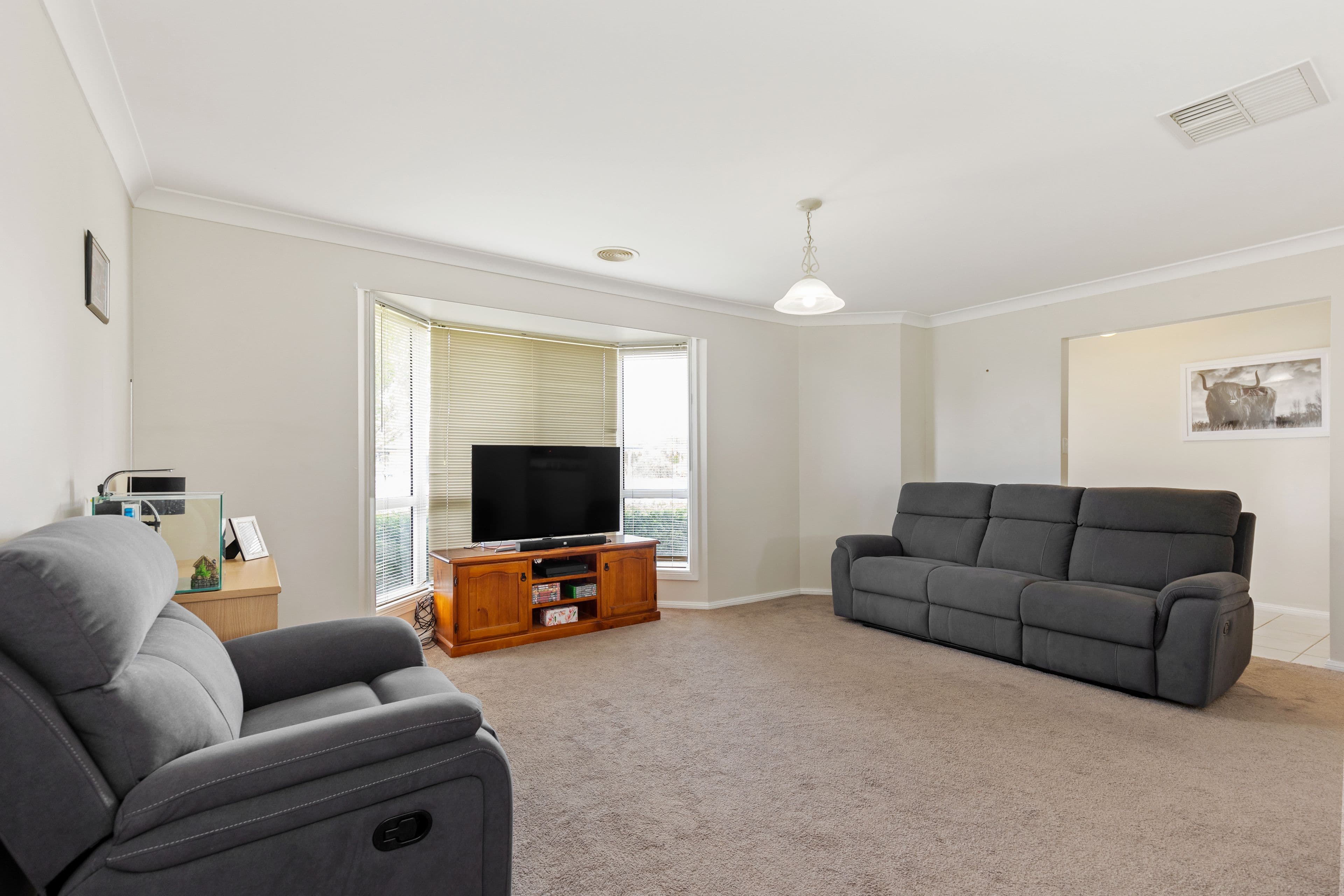 89 Yentoo Drive, Glenfield Park NSW 2650, Glenfield Park - Thumbnail 2