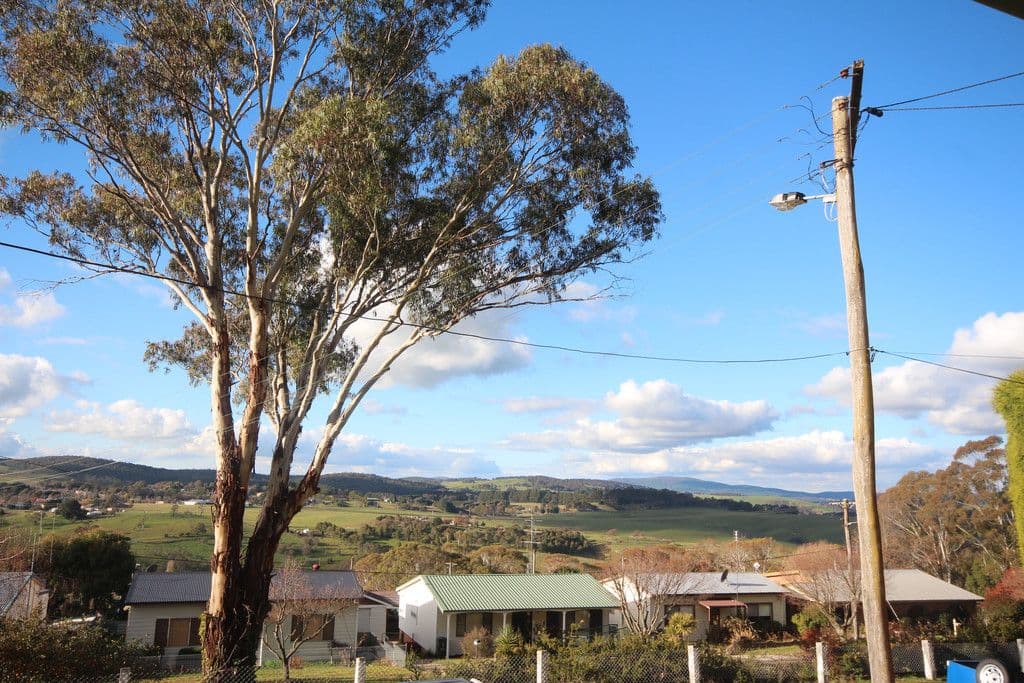 6 Jenolan Street, Oberon NSW 2787, Oberon - Thumbnail 3