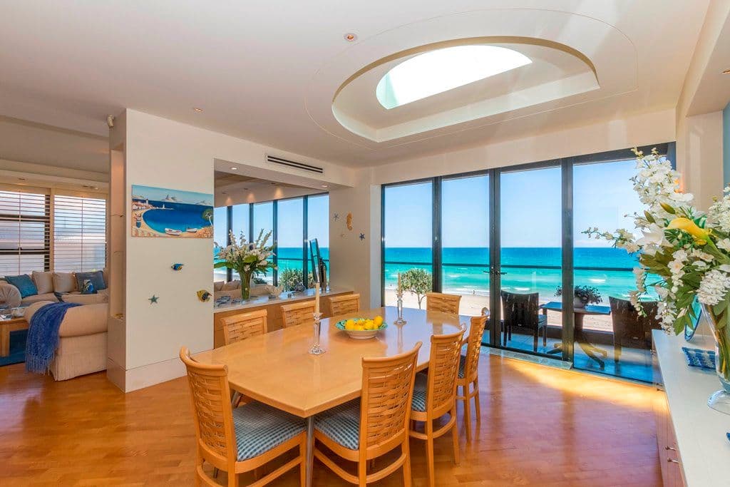 4 'The Ocean Isles' 3511 Main Beach Parade, MAIN BEACH QLD 4217, Main Beach - Thumbnail 8
